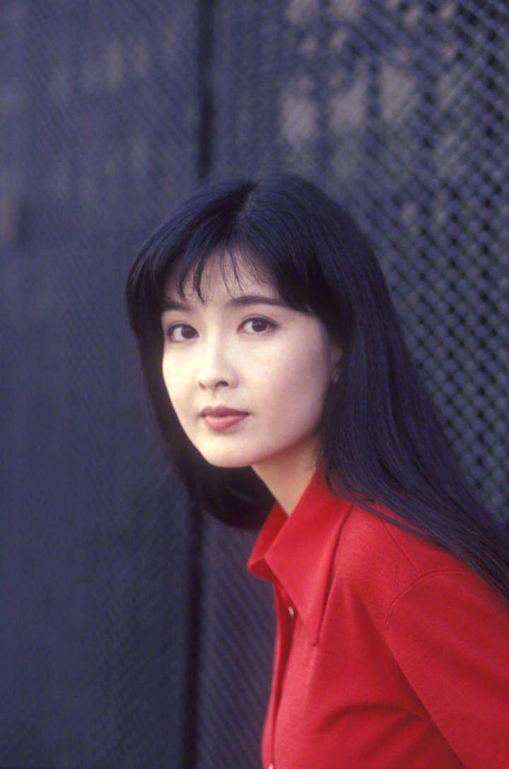 香港女明星90年代(港台女明星80年代女演员名单)